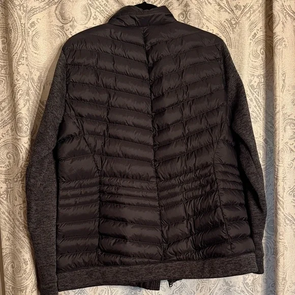 Lands' End Women’s Black Quilted Jacket - Picture 6 of 6